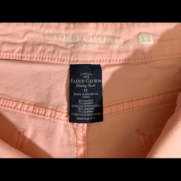 Lovely coral shorts that are calling your name! - Picture 3 of 3